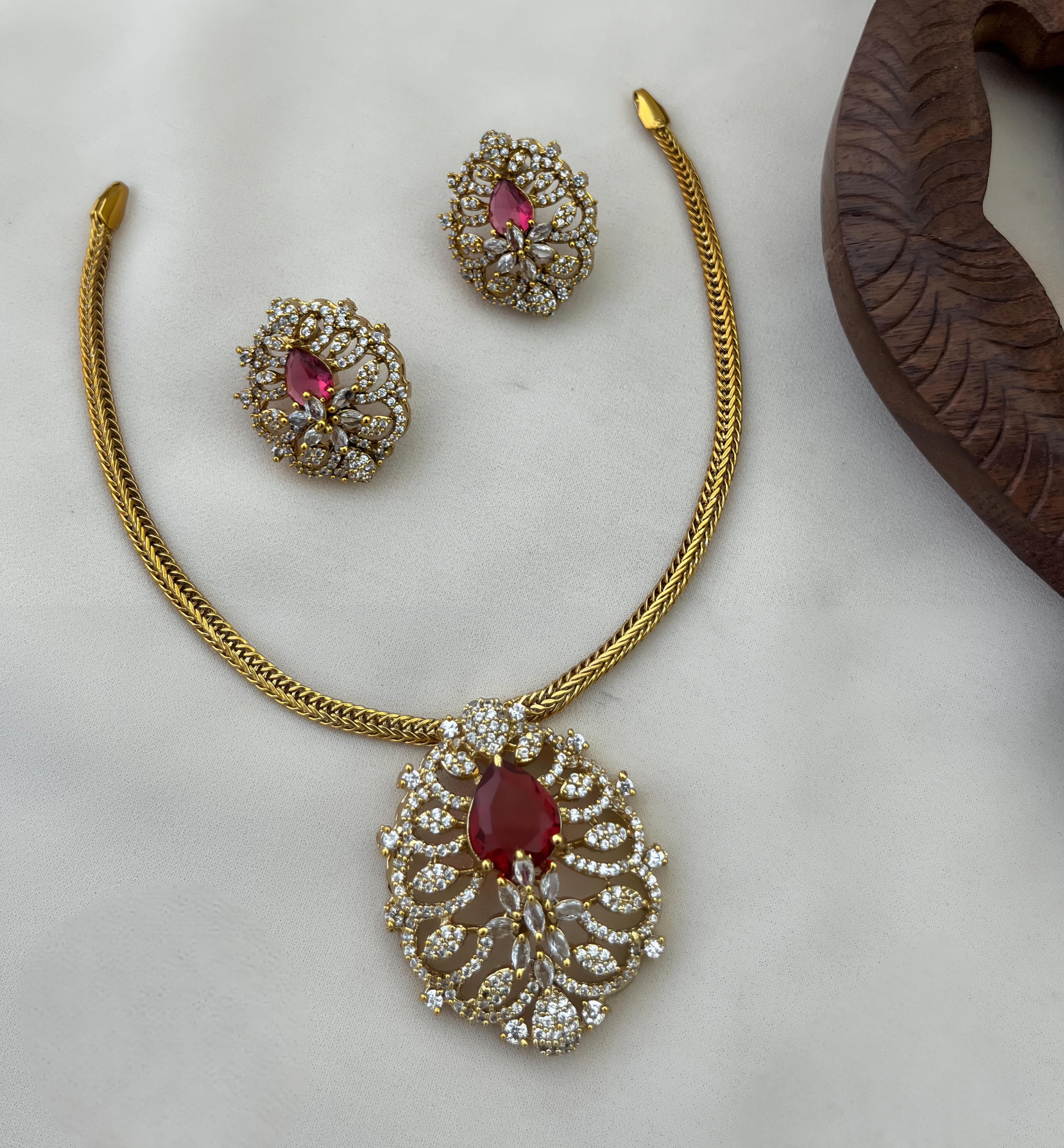 Nayantara Royal Bloom Set