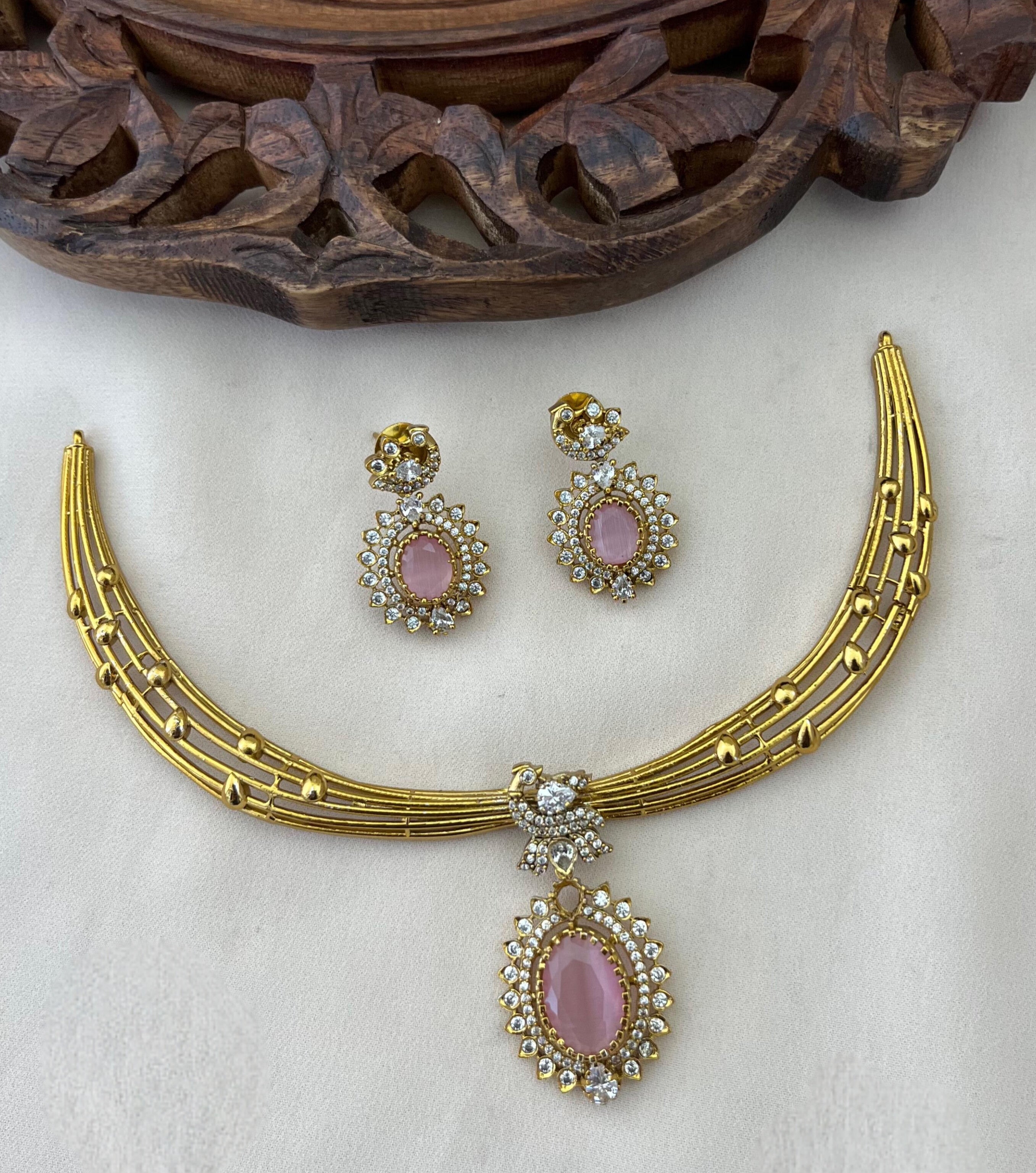 Roselle Peacock Choker Set