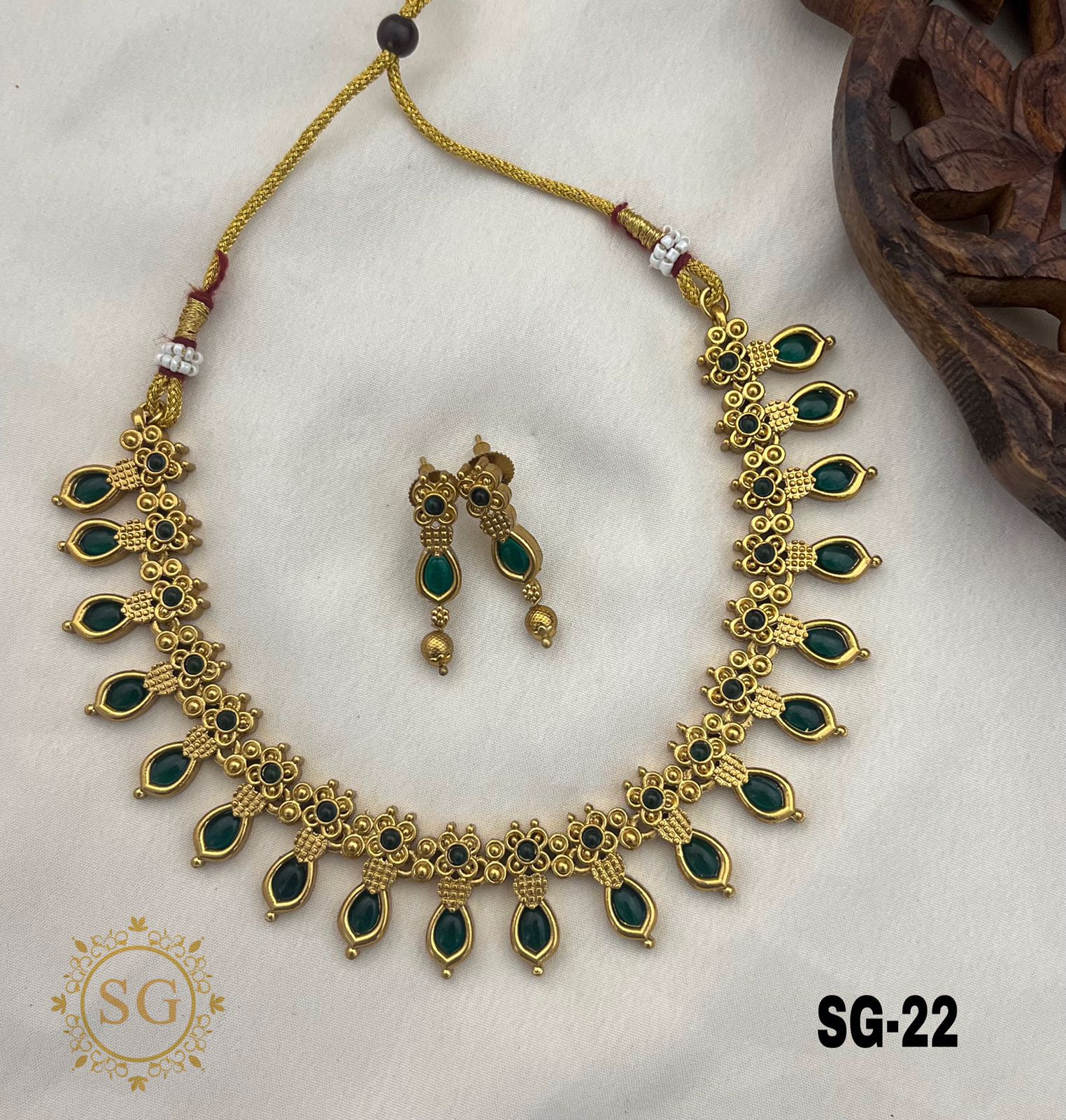 Kundan Style Temple Design Necklace & Earrings for Weddings – SG-22