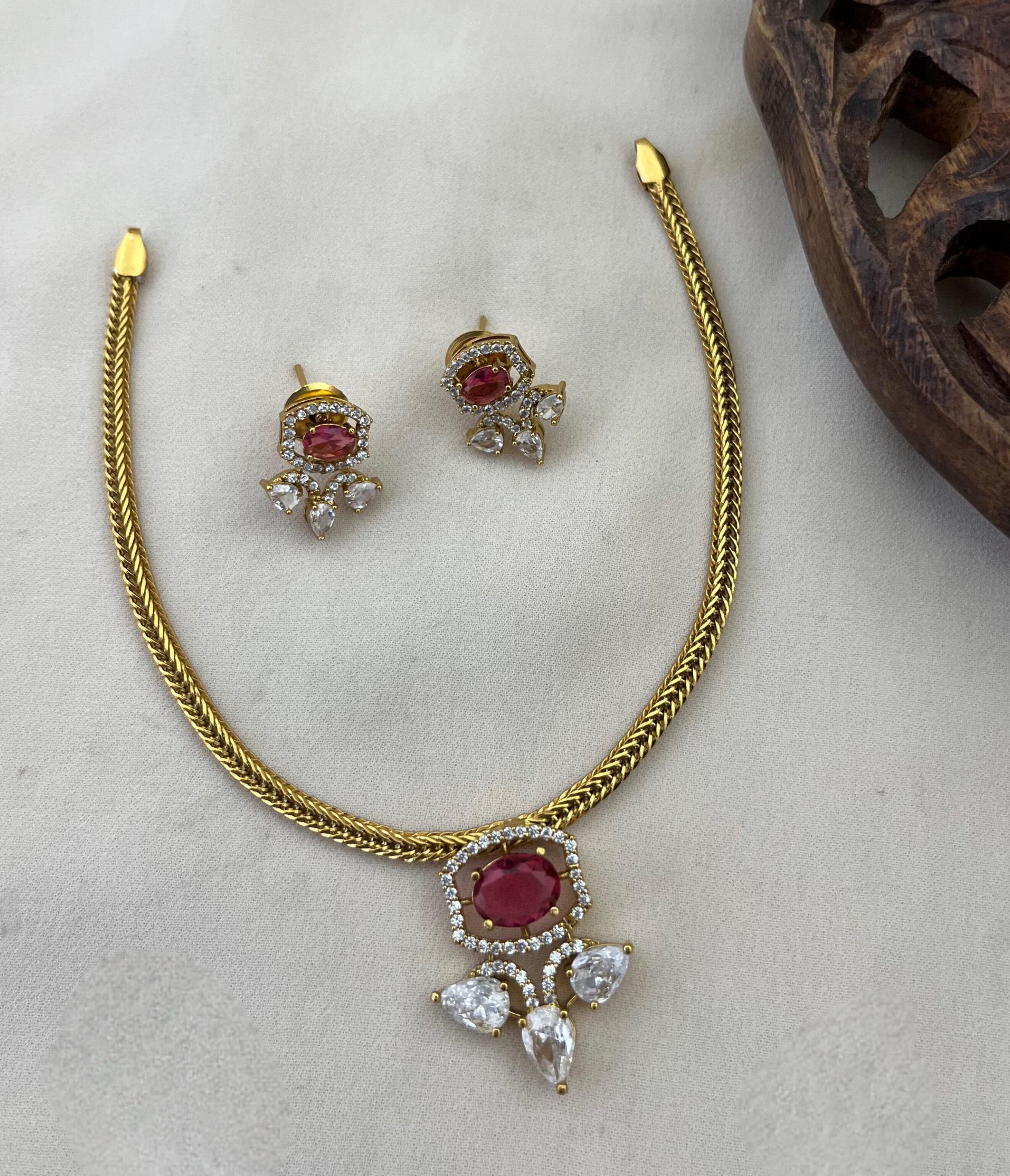 Scarlet Royale Pendant Set
