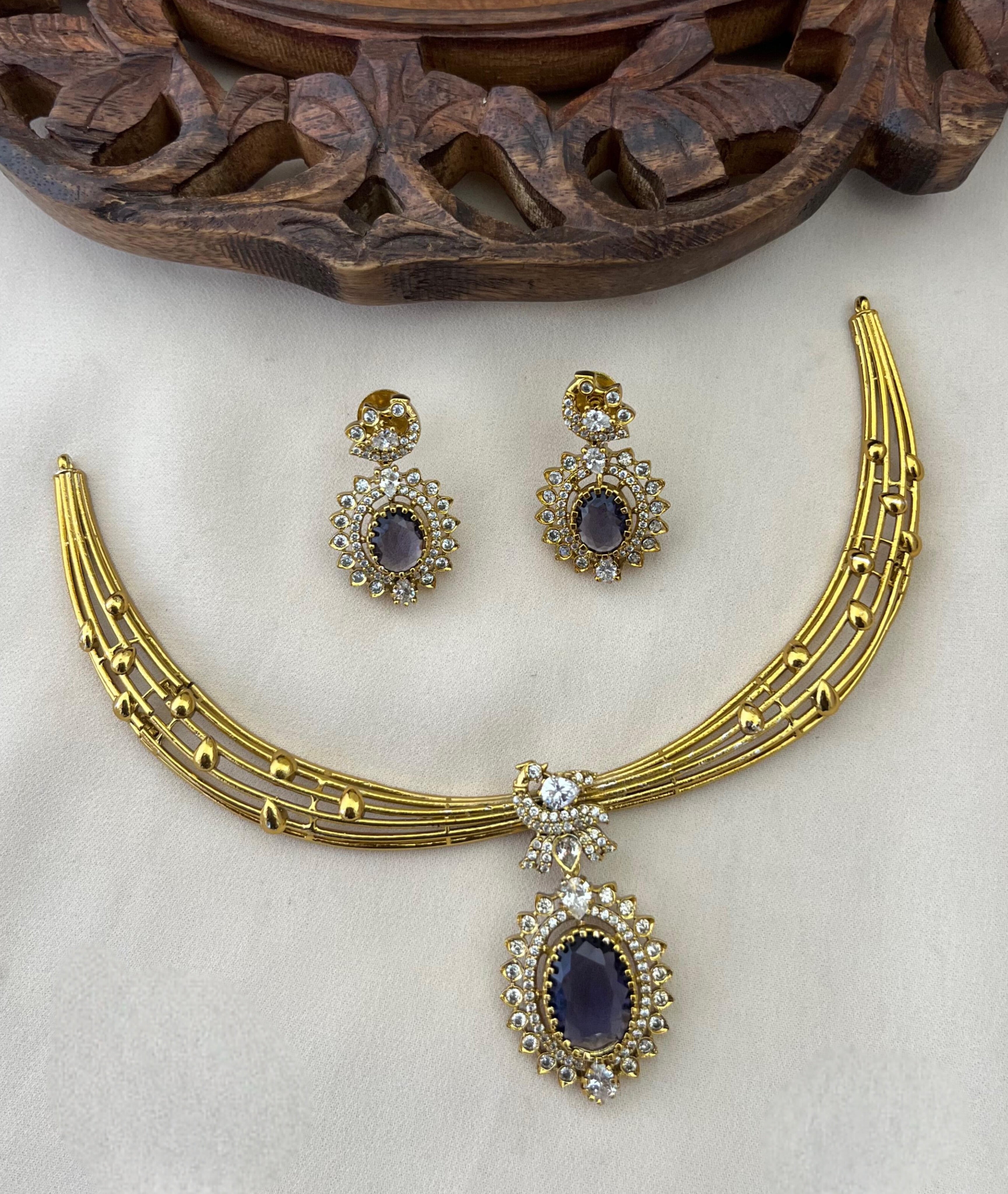 Roselle Peacock Choker Set