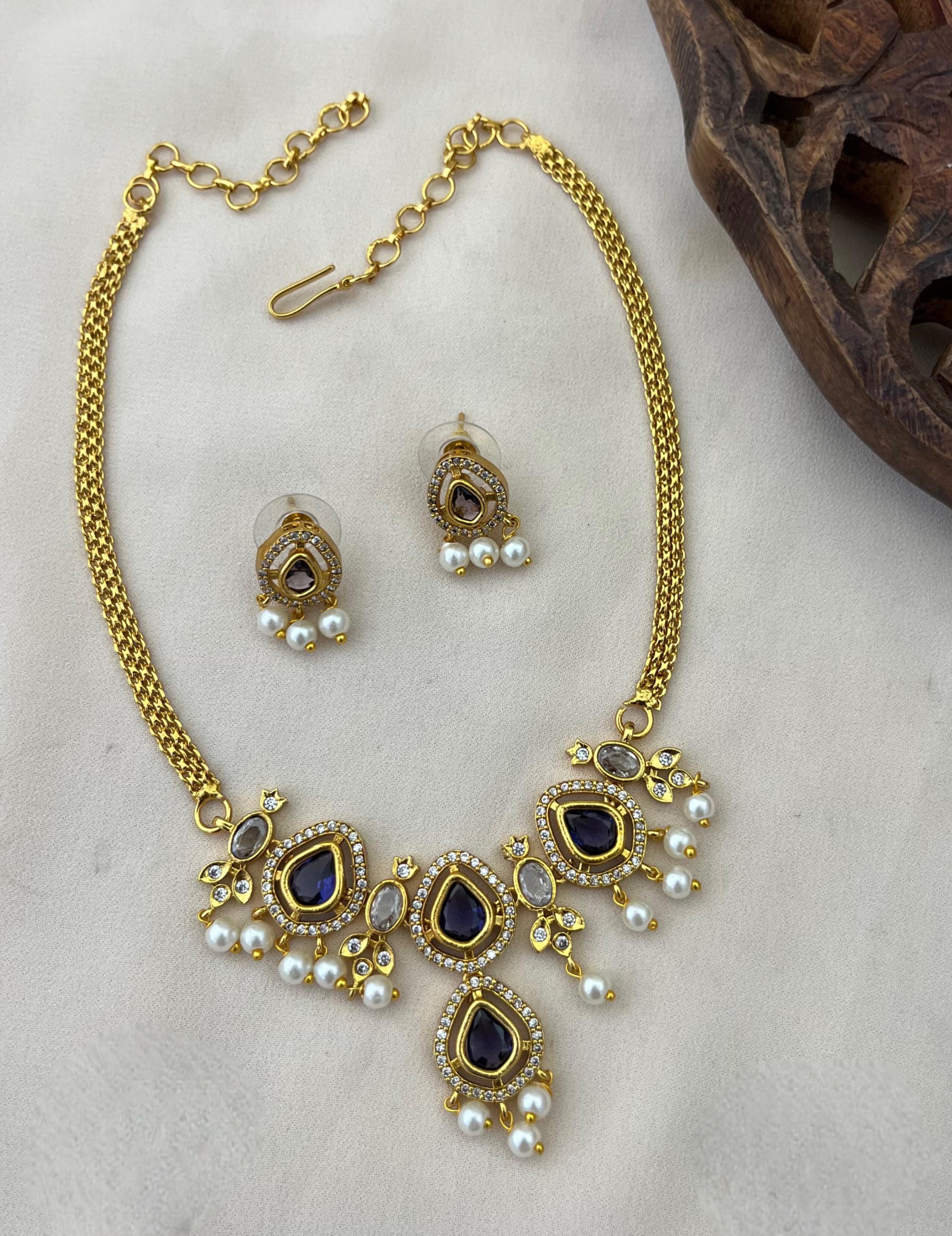 Rajsi  Dewdrop Necklace Set