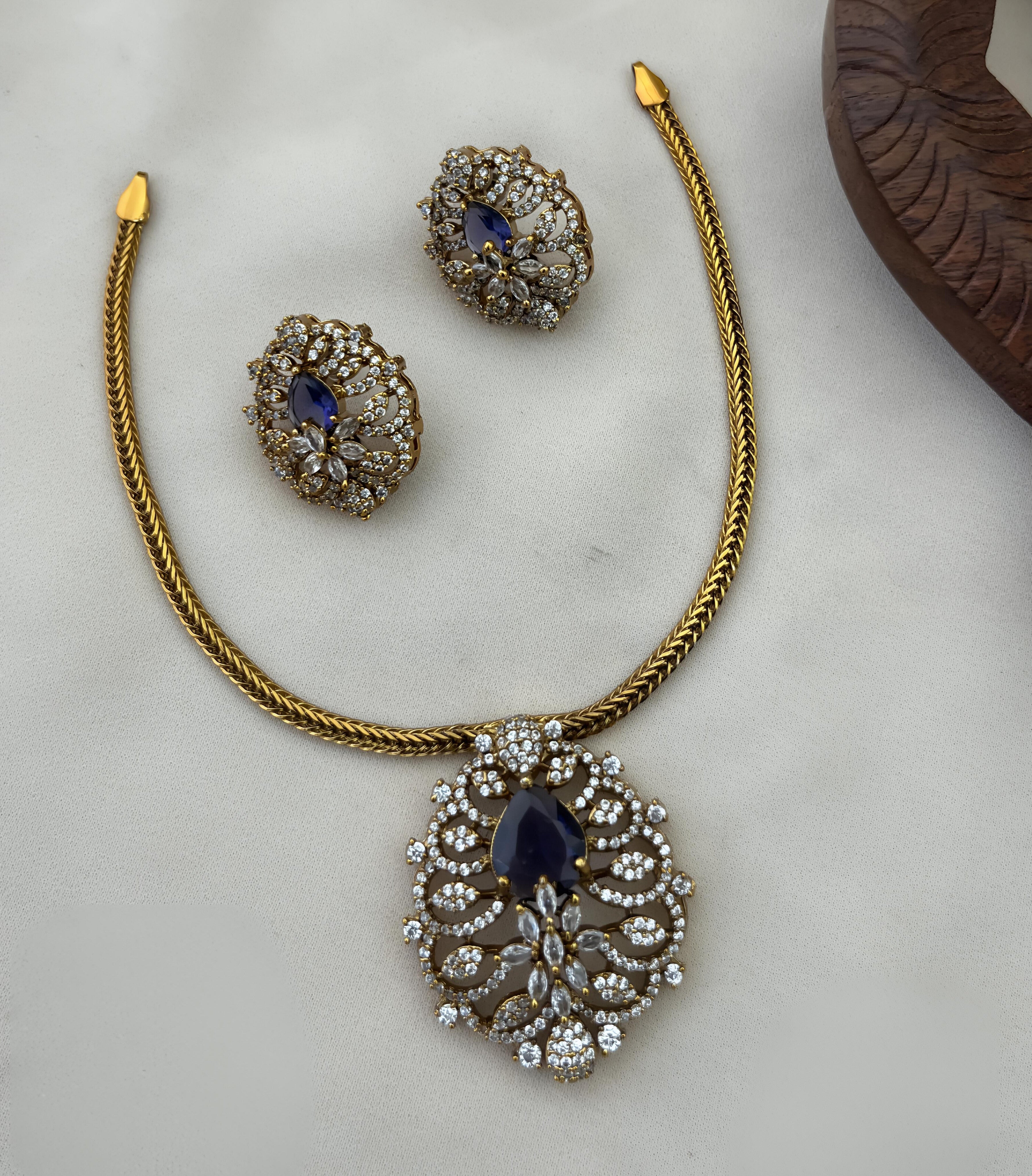 Nayantara Royal Bloom Set