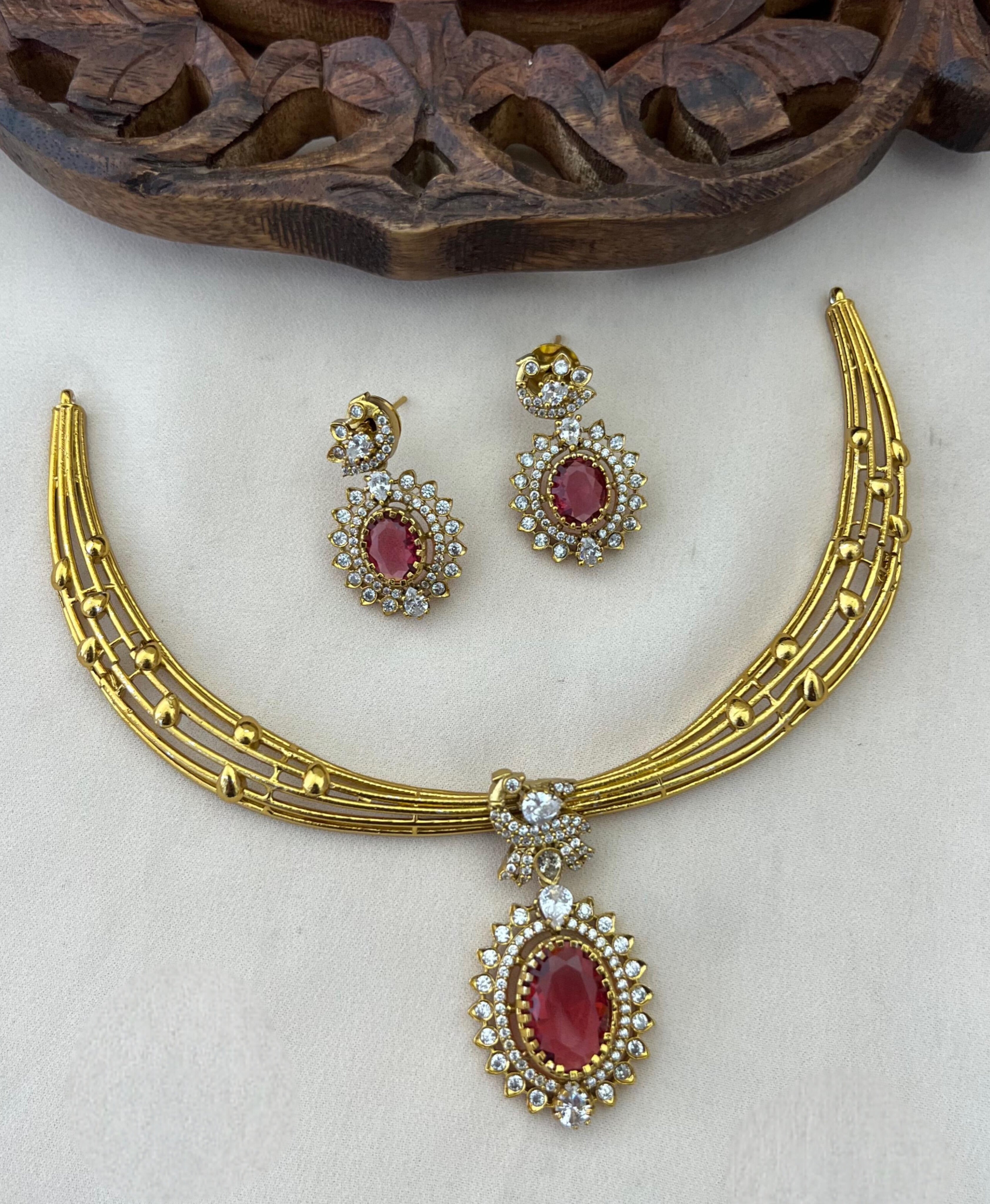 Roselle Peacock Choker Set