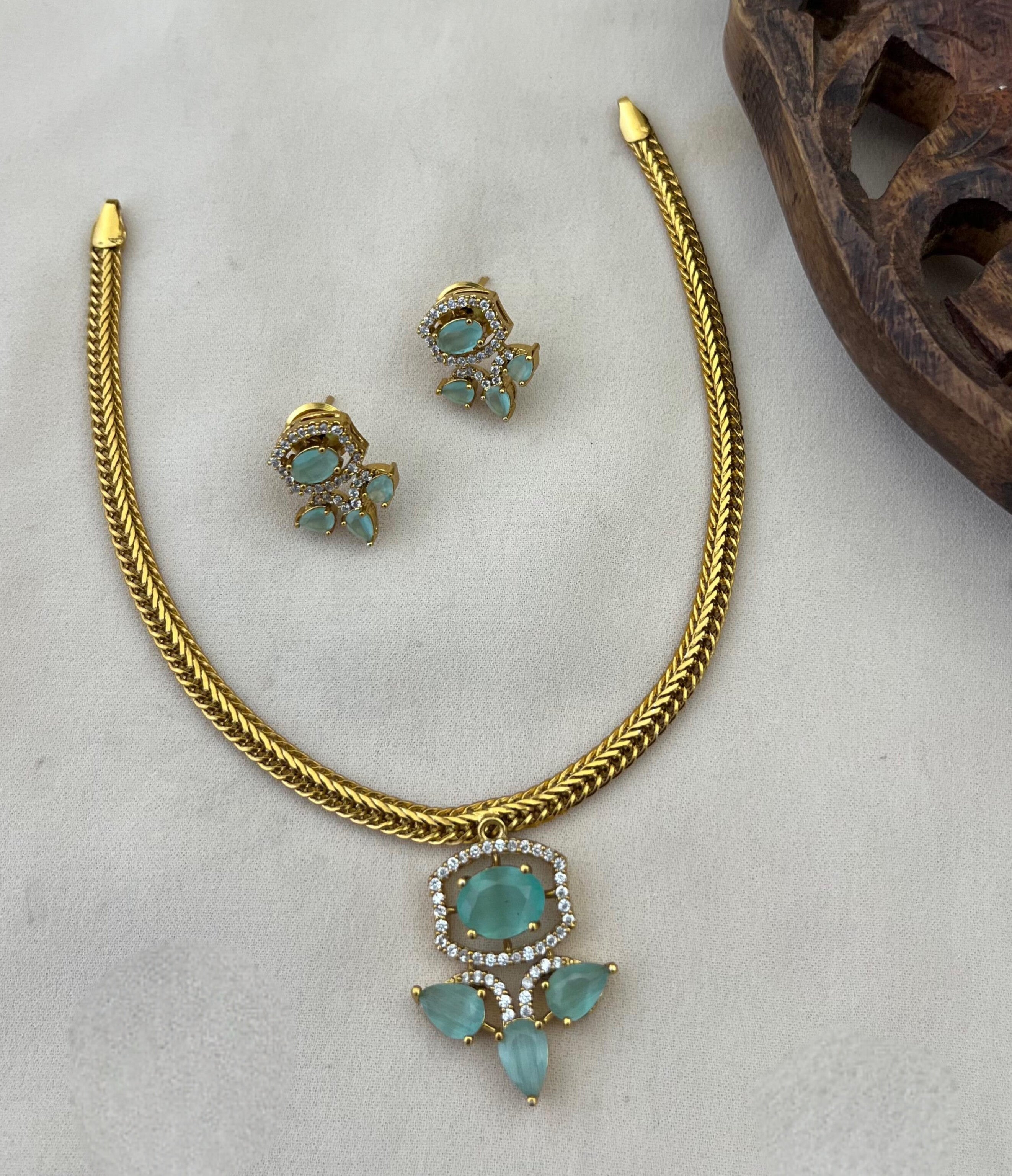 Scarlet Royale Pendant Set