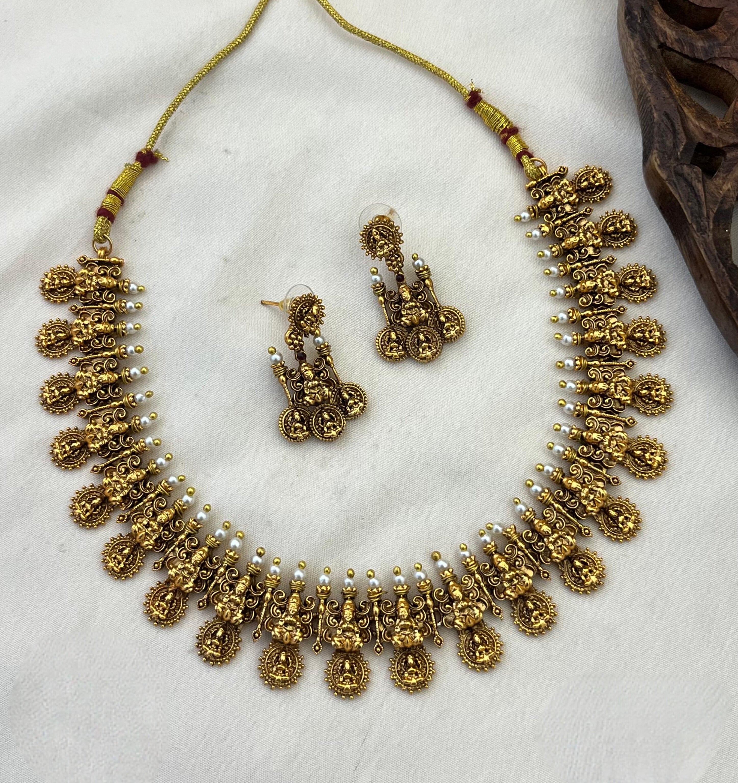 Sri Lakshmi Kasu Vaibhava Haram Short