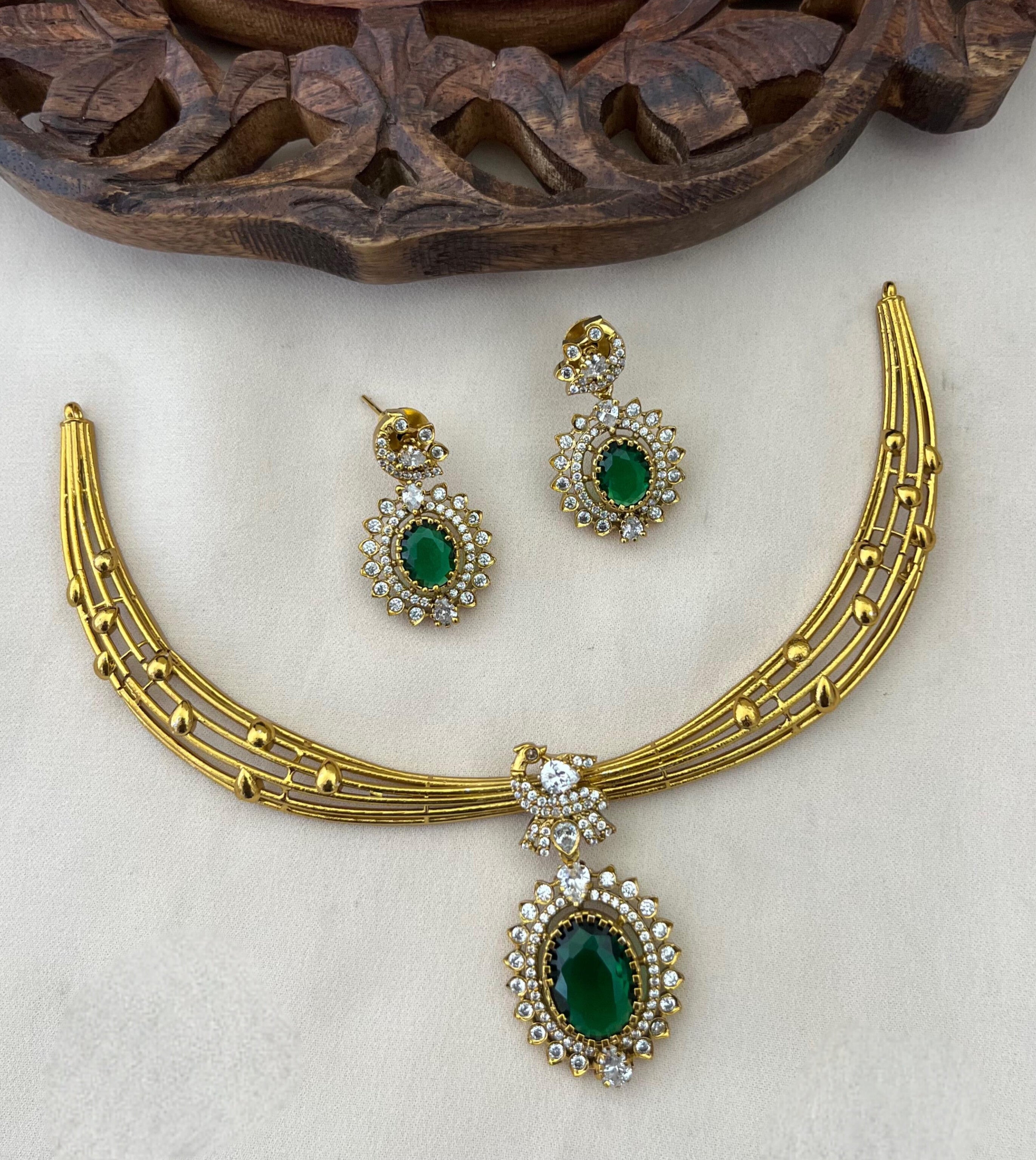 Roselle Peacock Choker Set